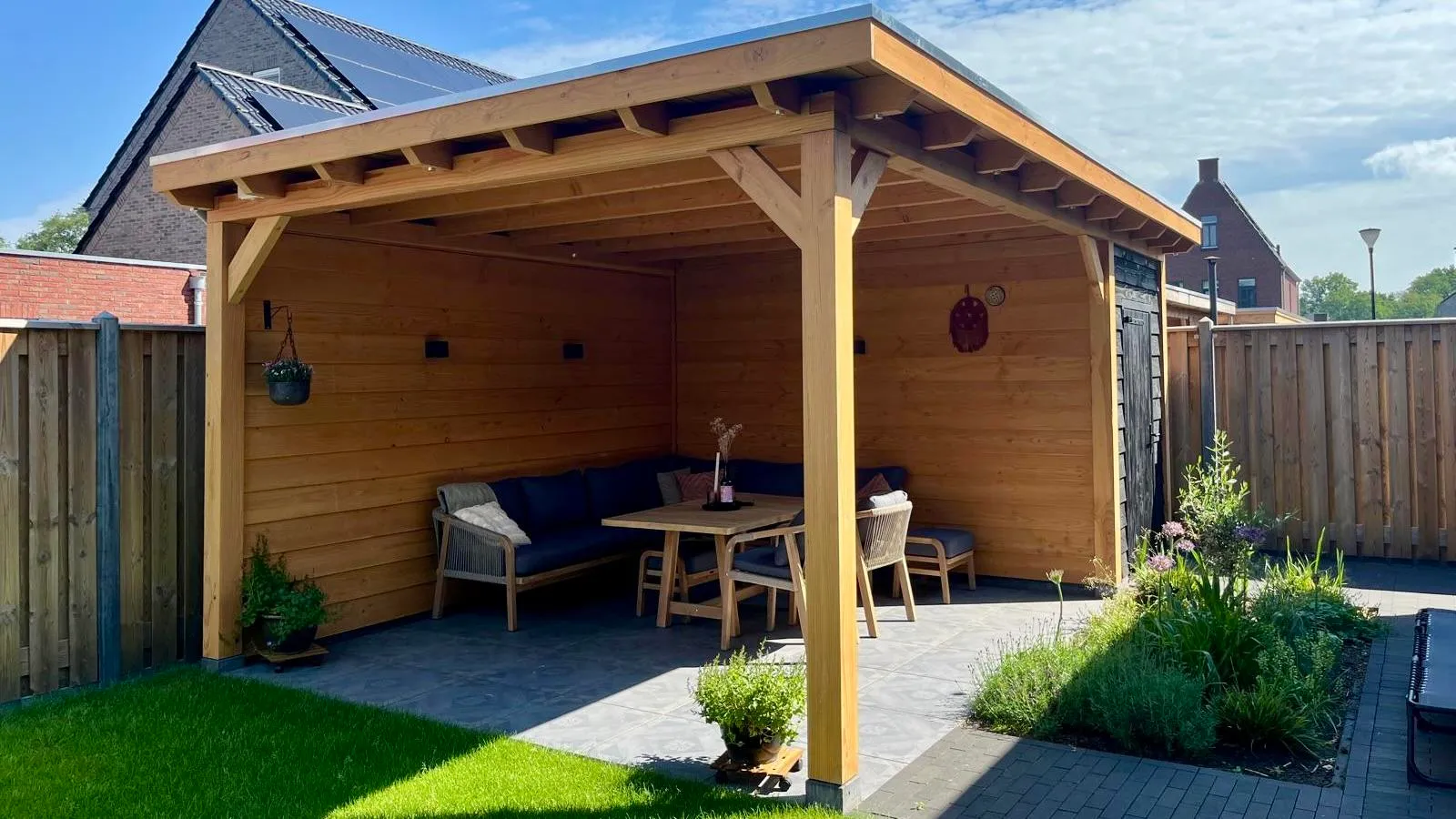Overkapping met loungehoek